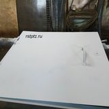 Люк металлический, выход на крышу.