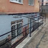 Козырёк над входом