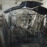 Мангал с крышей