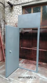 Дверь металлическая с фрамугой