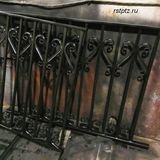Перила с элементами ковки на входную группу