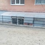 Козырёк над входом