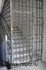 Решётчатая конструкция со встроенной дверью 15000 руб.