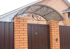 Козырёк арочный, металлический