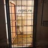 Дверь решётчатая