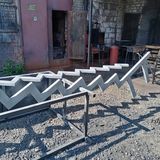 Лестница, металлический косоур.