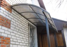 Козырёк арочный, металлический