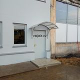 Козырёк над входом